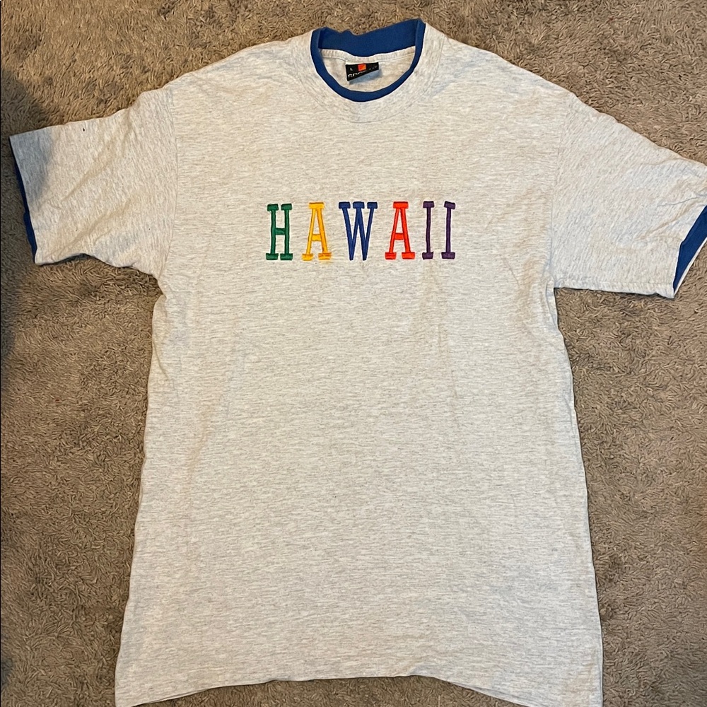 Vintage Gray T-Shirt with Colorful 'HAWAII' Print